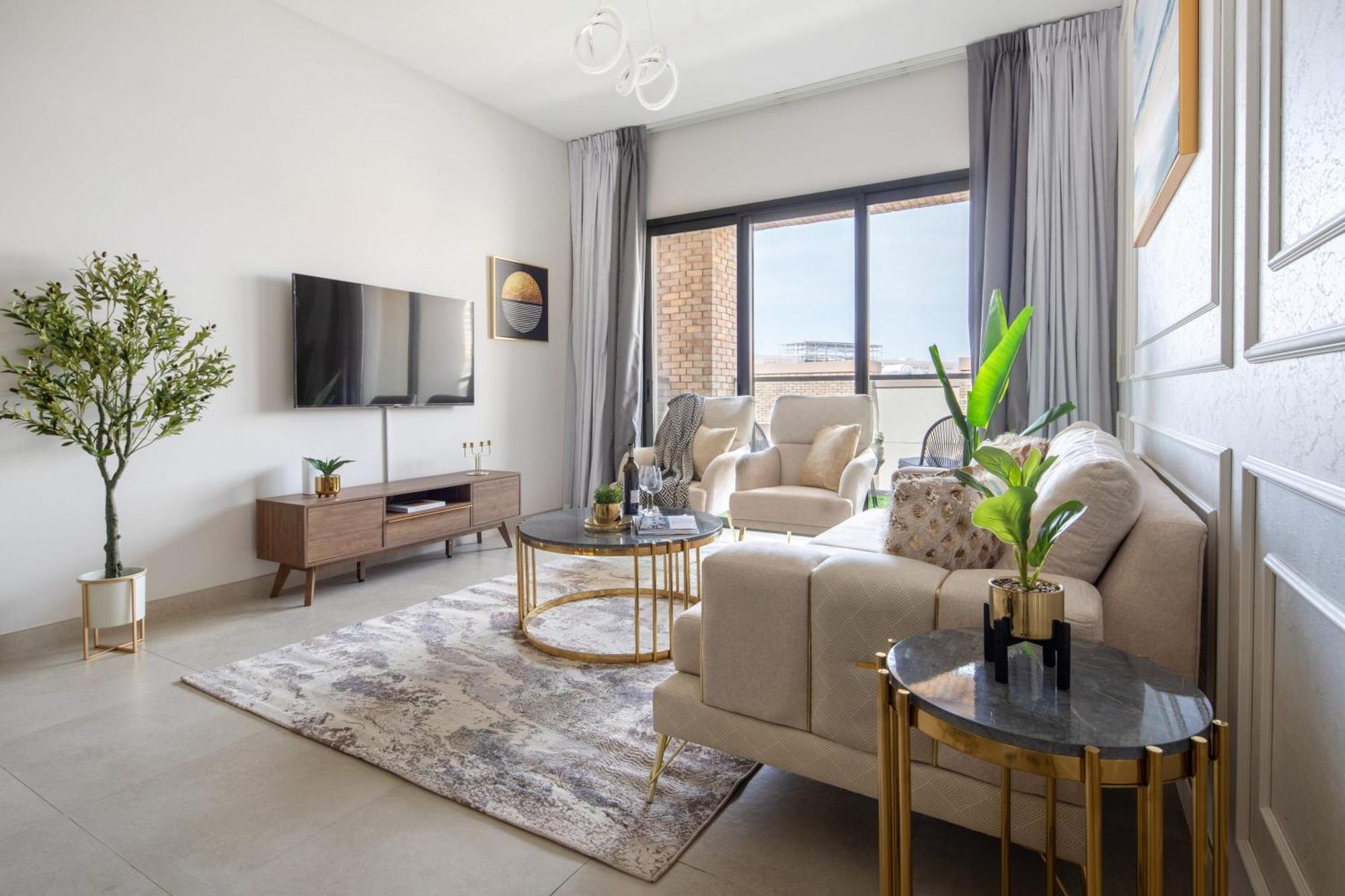 Frank Porter - Eleganz 5 By Danube Apartment Dubai