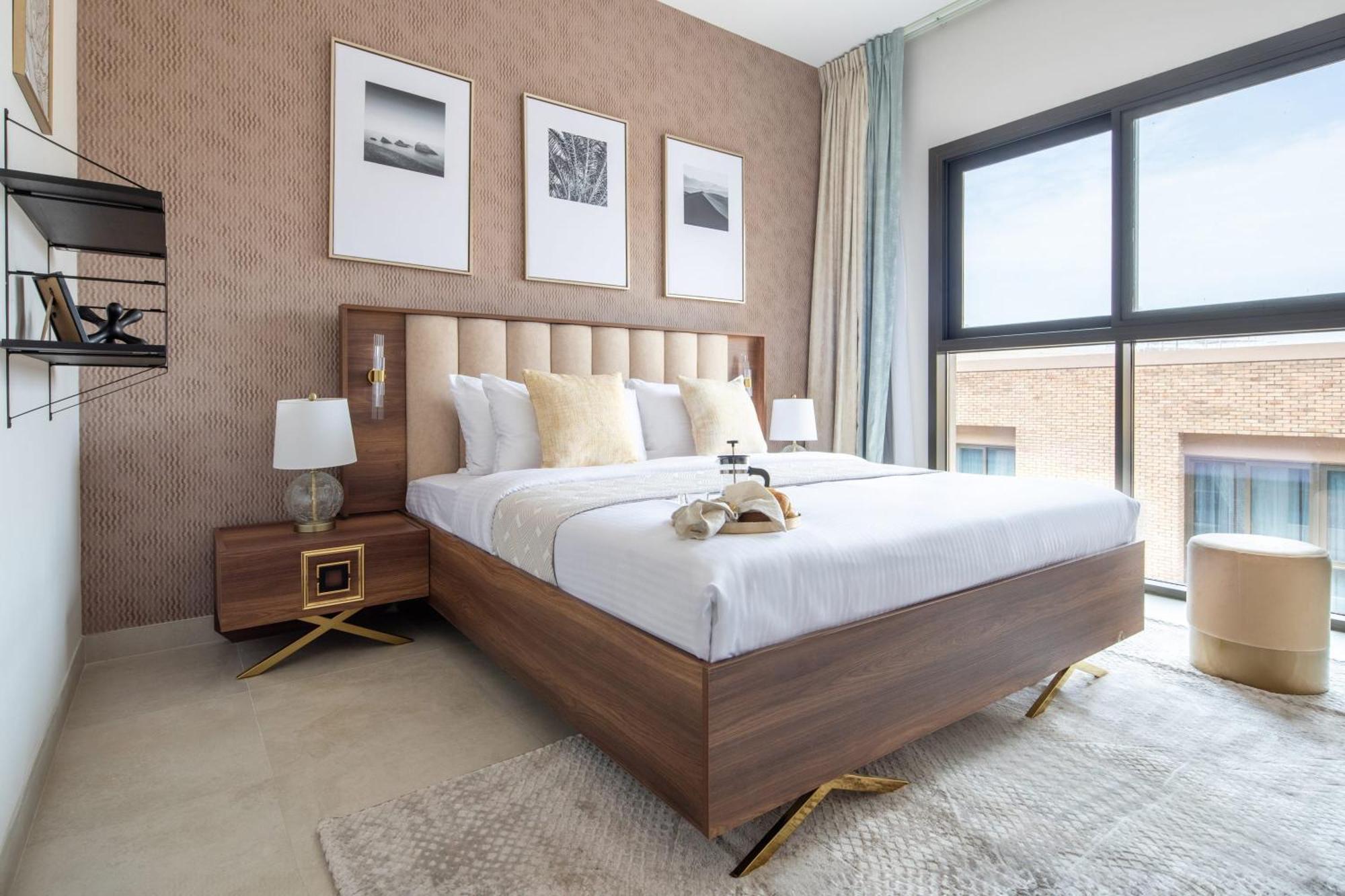 Frank Porter - Eleganz 5 By Danube Dubai